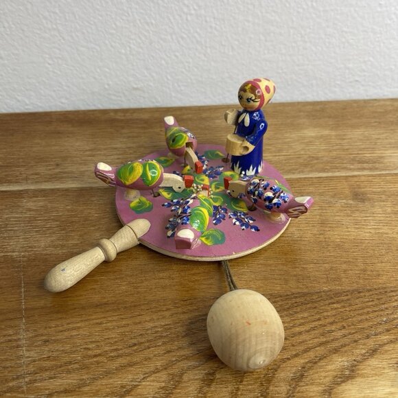 Chickens Feeding Pecking Wooden Hand Toy Hand Painted Russian Vintage - Picture 1 of 14